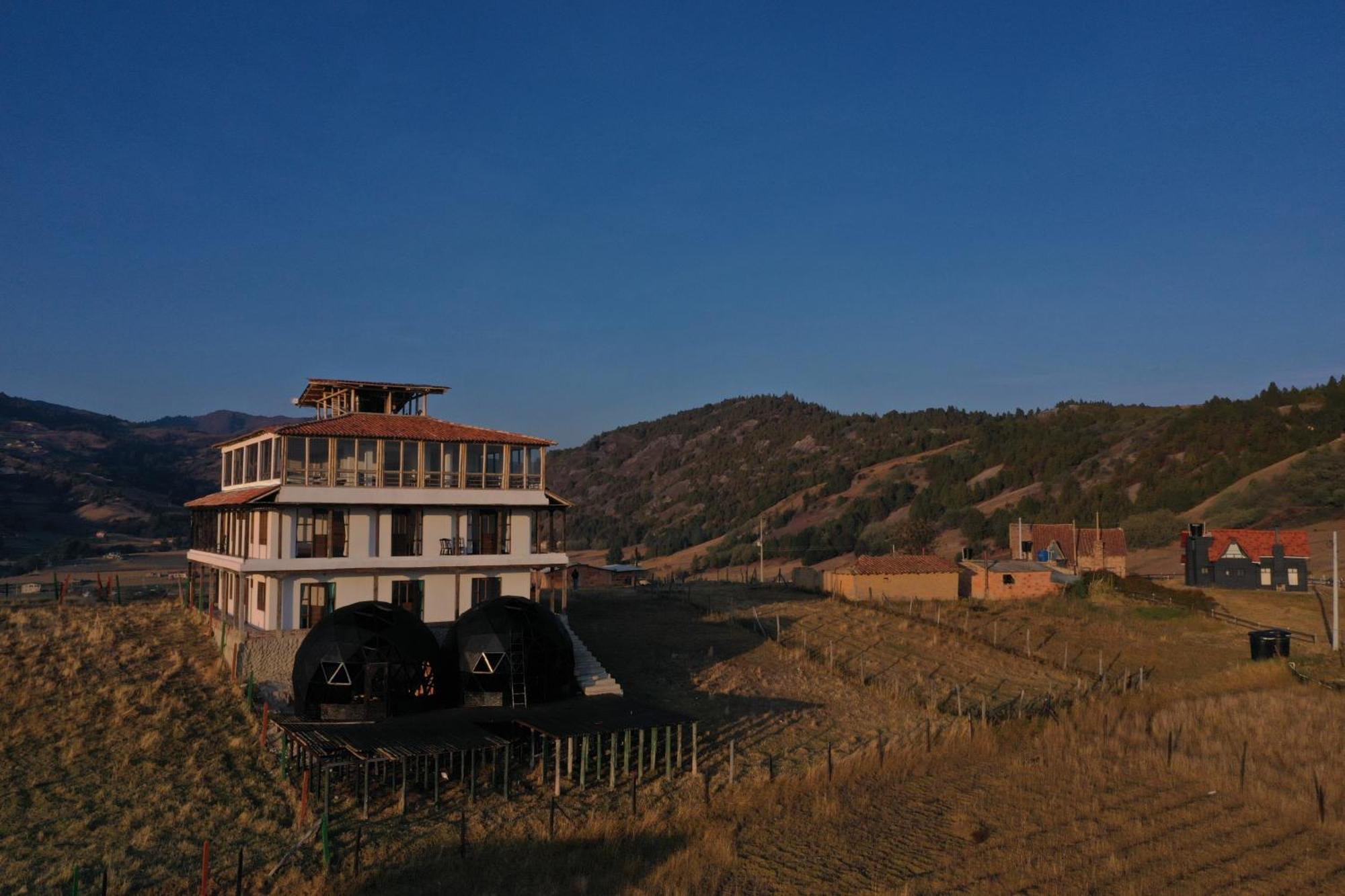 Hotel Tota Eliseo Playa Blanca Lago De トタ エクステリア 写真